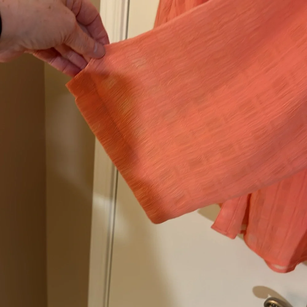 Peach colored women’s shirt - Picture 3 of 5